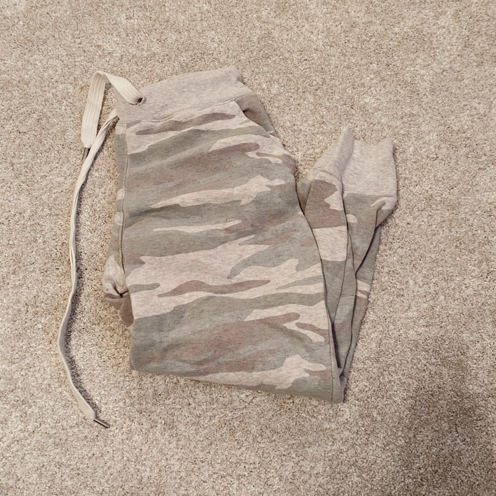 CAMO JOGGERS